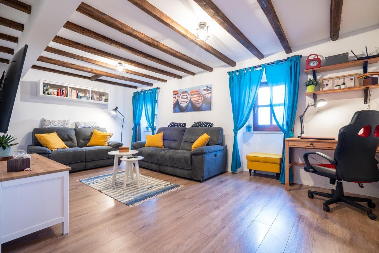 Holiday House Nova Stara Baska Exterior photo